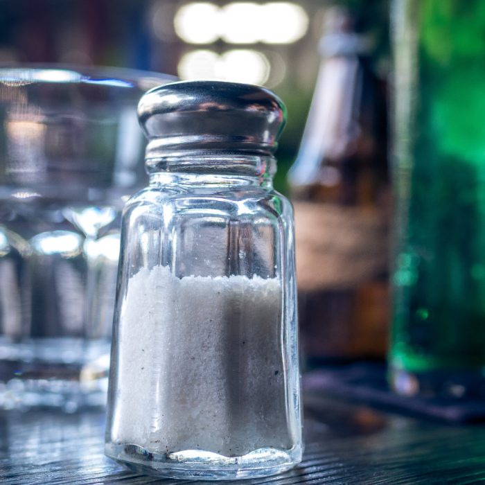 ¿Consumes demasiada sal? Alternativas saludables sin renunciar al sabor