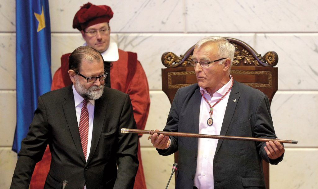 El alcalde de València Joan Ribó el día de su primera investidura en junio de 2015.- EFE